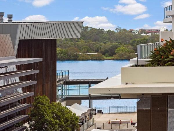 Link Portside Wharf Apartment Hotel : photo 1 de la chambre one bedroom deluxe queen apartment with river view