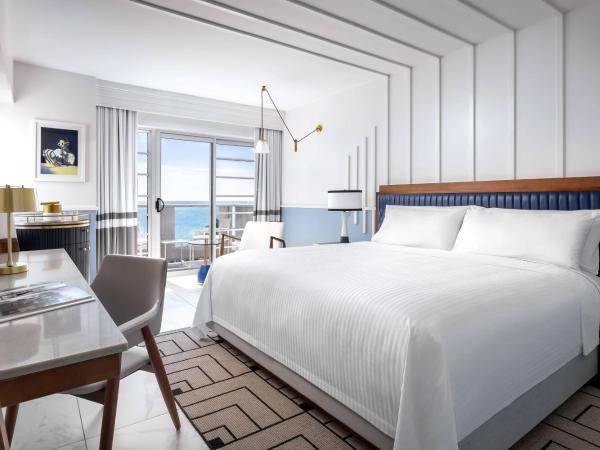 Cadillac Hotel & Beach Club, Autograph Collection : photo 2 de la chambre chambre king premium avec balcon et vue sur l'océan