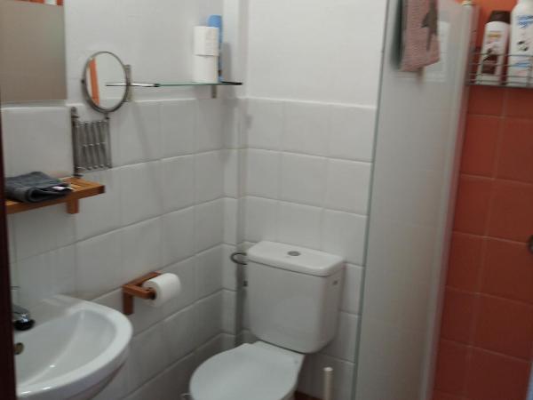 Vivienda Turística Templo Romano : photo 1 de la chambre chambre double avec salle de bains privative