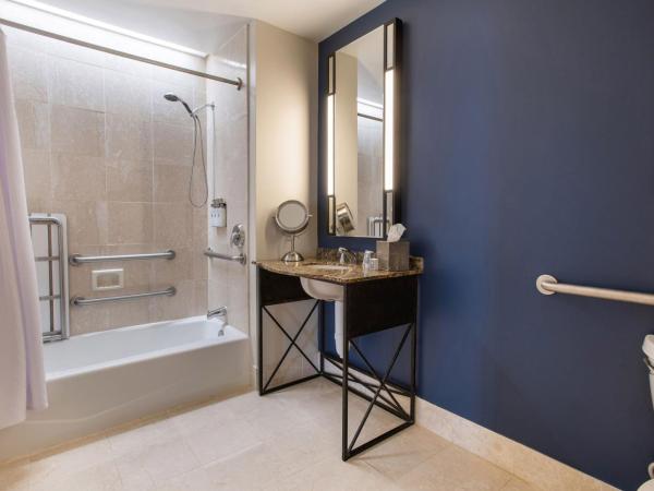 Magnolia Hotel Houston, a Tribute Portfolio Hotel : photo 5 de la chambre newly renovated, guest room, 1 king