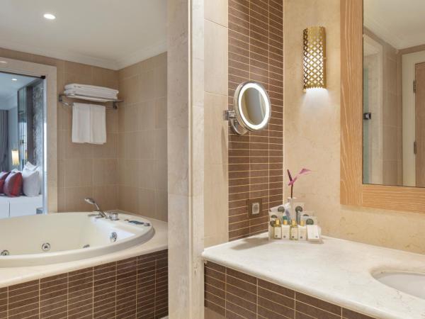 Ela Excellence Resort Belek : photo 5 de la chambre hébergement elagance avec baignoire spa - vue sur mer