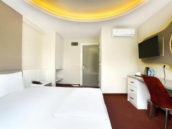 IS Hotel : photo 2 de la chambre chambre triple standard