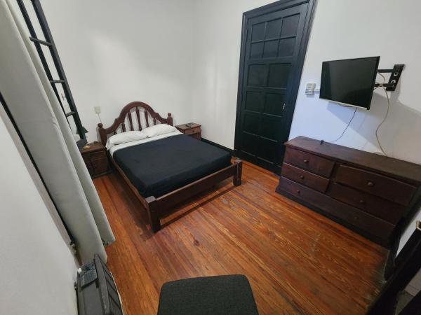 Rufino`s Guesthouse : photo 4 de la chambre chambre double avec salle de bains privative