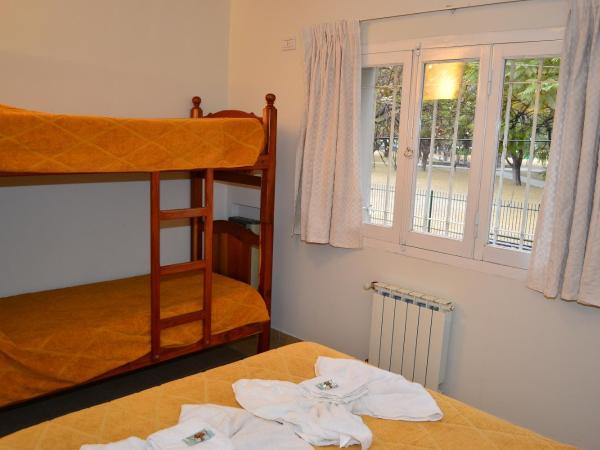 La Salamanca : photo 1 de la chambre chambre quadruple avec salle de bains privative