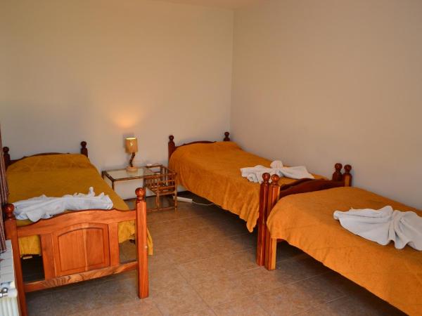 La Salamanca : photo 2 de la chambre chambre triple avec salle de bains privative