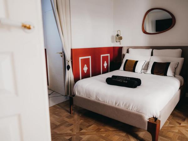 La Belle Endormie B&B French Guest house : photo 4 de la chambre chambre double avec salle de bains privative