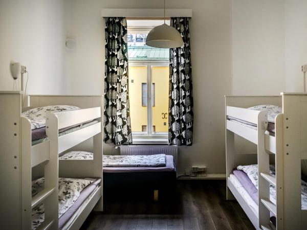 Hostel Diana Park : photo 1 de la chambre lit simple dans dortoir mixte de 5 lits