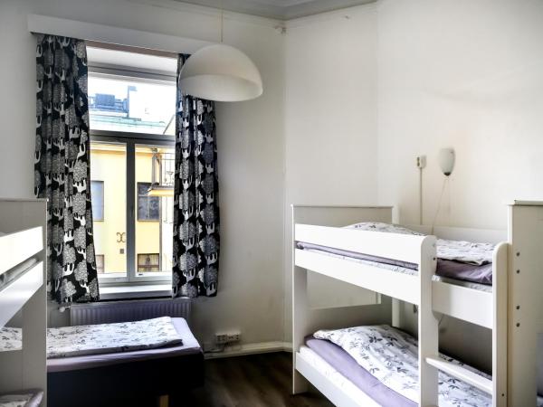 Hostel Diana Park : photo 2 de la chambre lit simple dans dortoir mixte de 5 lits