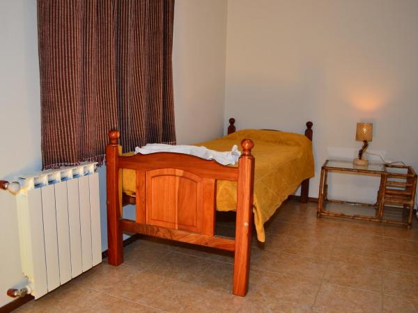 La Salamanca : photo 4 de la chambre chambre triple avec salle de bains privative