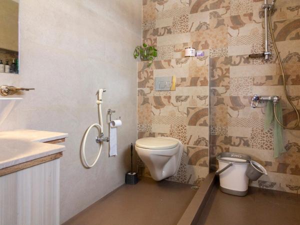 Neelam Bed & Breakfast : photo 9 de la chambre chambre double deluxe avec baignoire