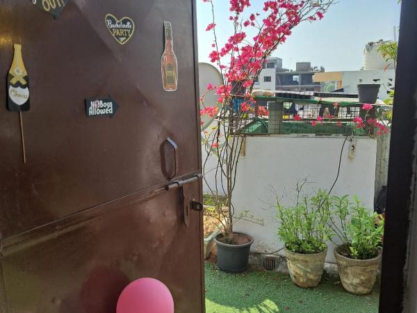 Private room with Sky Garden in Green Bacchus by Walias : photo 2 de la chambre chambre double avec balcon