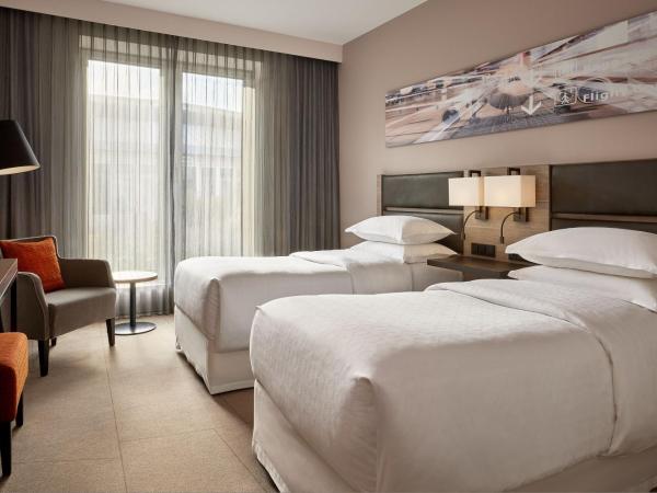 Sheraton Duesseldorf Airport Hotel : photo 1 de la chambre chambre lits jumeaux exécutive