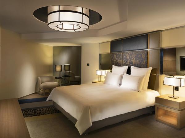 Swissotel The Bosphorus Istanbul : photo 4 de la chambre suite de luxe - vue sur jardin
