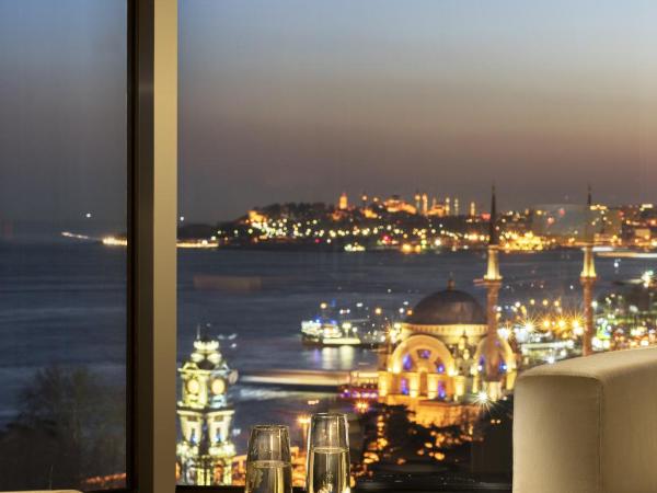 Swissotel The Bosphorus Istanbul : photo 6 de la chambre chambre d'angle - vue sur bosphore