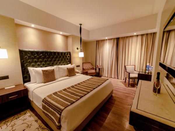 Sarovar Portico Jaipur : photo 5 de la chambre premium room with king bed and 2 pints of beer and 20% discount on fnb