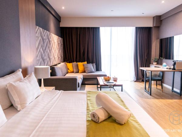 The Aru Hotel at Aru Suites : photo 2 de la chambre chambre de luxe avec vue sur la mer