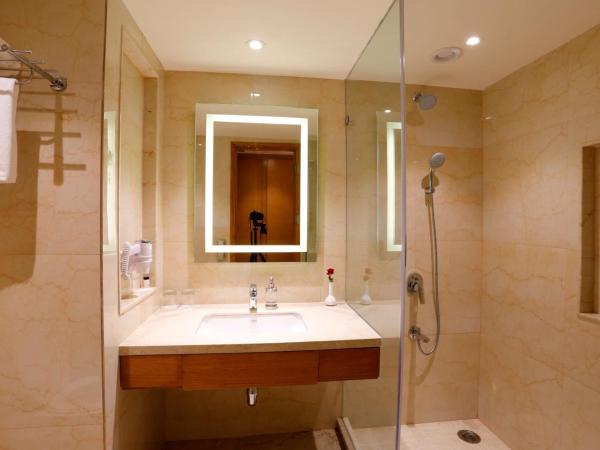 Sarovar Portico Jaipur : photo 5 de la chambre suite room with 4 pints of beer and 20% discount on fnb