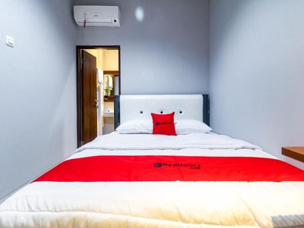 RedDoorz near Kebon Jeruk Jakarta : photo 6 de la chambre chambre double