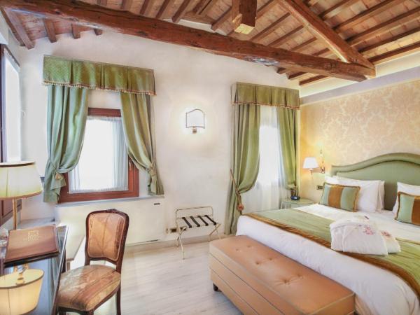 Hotel Colombina : photo 1 de la chambre chambre double avec terrasse