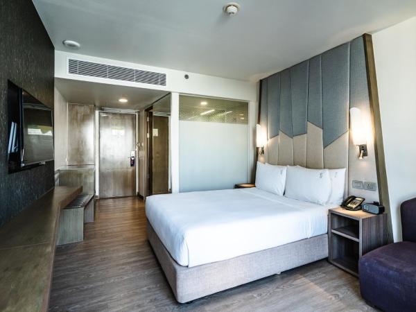 Holiday Inn Express Bangkok Sukhumvit 11, an IHG Hotel : photo 8 de la chambre chambre standard lit queen-size