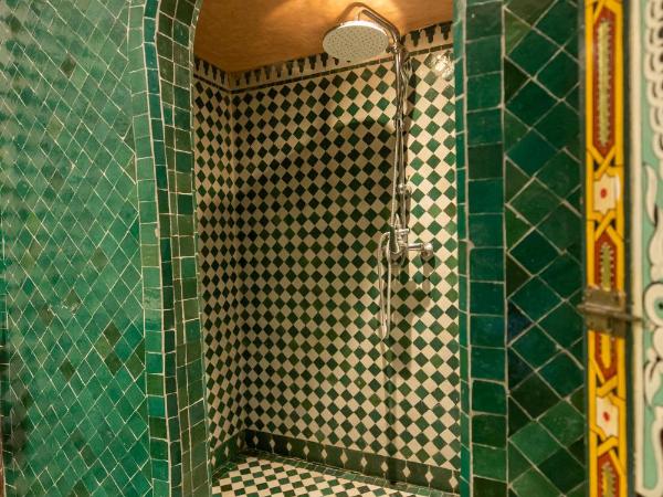 Dar Elinor : photo 8 de la chambre suite deluxe avec lit king-size