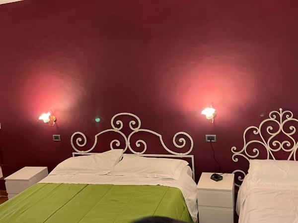 PICCOLO HOTEL Con Access ZTL !!! Ɲel Ƈentro Storico di Ƒirenze !!! : photo 2 de la chambre chambre quadruple standard