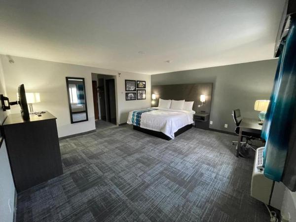 La Quinta Inn by Wyndham Indianapolis Airport Executive Dr : photo 3 de la chambre suite studio lit king-size - non-fumeurs