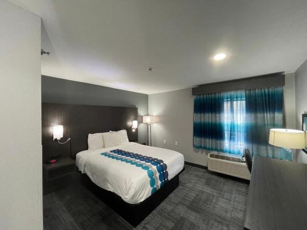 La Quinta Inn by Wyndham Indianapolis Airport Executive Dr : photo 2 de la chambre chambre lit king-size deluxe
