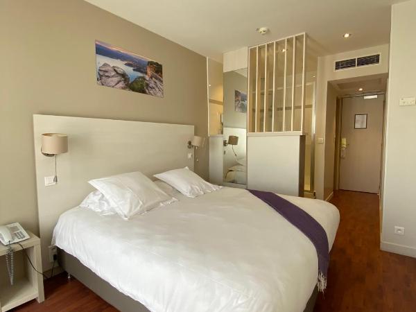 The Originals Boutique, Hôtel Cassitel, Cassis : photo 4 de la chambre chambre double supérieure avec balcon - vue sur mer/port