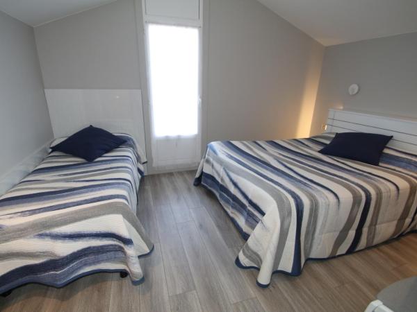 Hôtel Valencia : photo 1 de la chambre chambre double avec balcon - vue sur mer