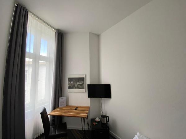 Hotel Bregenz : photo 5 de la chambre chambre simple avec salle de bains privative