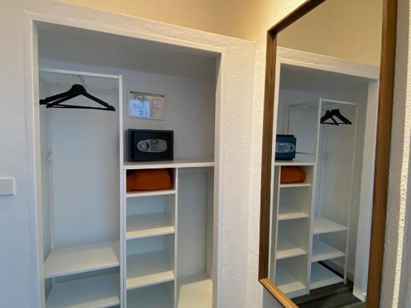 Hotel Bregenz : photo 6 de la chambre chambre simple avec salle de bains privative