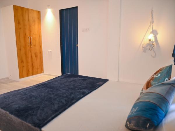 The Voyage - Cafe Hostel CoWork : photo 4 de la chambre chambre double deluxe