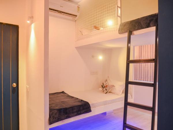 The Voyage - Cafe Hostel CoWork : photo 8 de la chambre lit superposé dans dortoir pour femmes