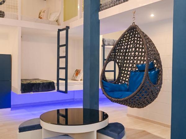 The Voyage - Cafe Hostel CoWork : photo 4 de la chambre lit dans dortoir mixte de 8 lits