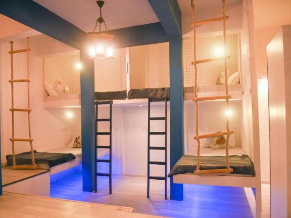 The Voyage - Cafe Hostel CoWork : photo 4 de la chambre lit dans dortoir mixte de 8 lits