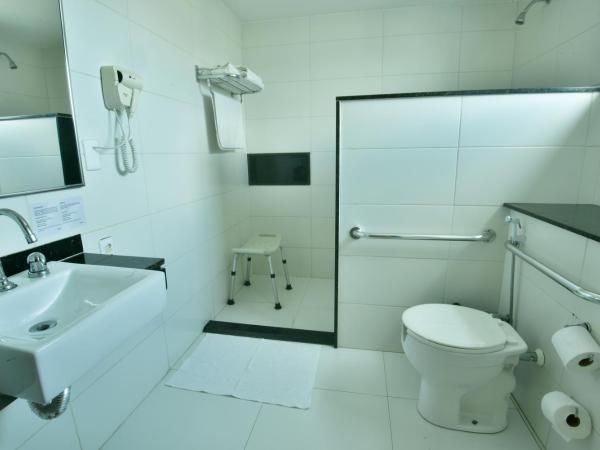 Atlantico Sul Hotel : photo 2 de la chambre chambre lits jumeaux pour personnes à mobilité réduite