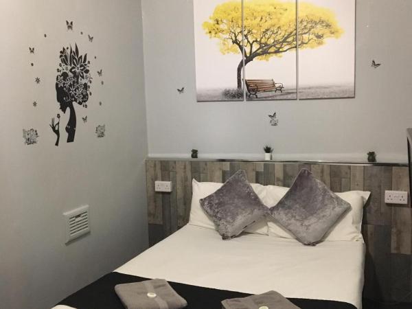 Queens Guesthouse Manchester : photo 8 de la chambre chambre double