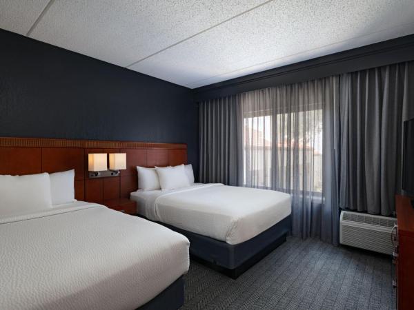 Courtyard by Marriott San Antonio Downtown : photo 1 de la chambre one-bedroom queen/queen suite with sofa bed