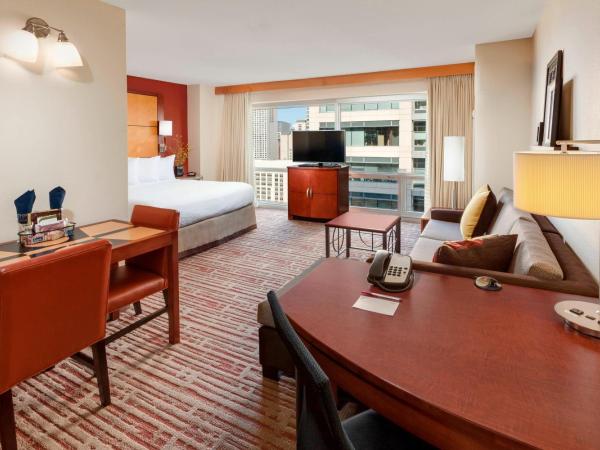 Residence Inn by Marriott Chicago Downtown/River North : photo 1 de la chambre studio lit king-size avec canapé-lit
