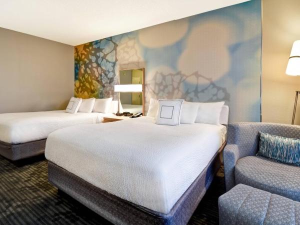 Courtyard Louisville Airport : photo 1 de la chambre chambre avec 2 grands lits queen-size 