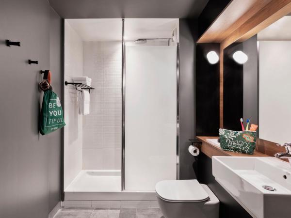 Moxy Amiens : photo 4 de la chambre chambre lit queen-size confortable