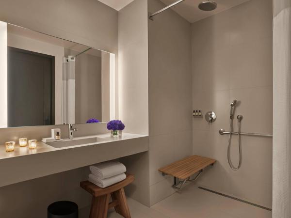 The New York EDITION : photo 1 de la chambre chambre lit king-size deluxe - vue sur ville