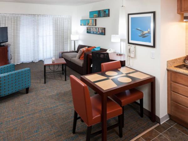 Residence Inn by Marriott Seattle Downtown/Lake Union : photo 1 de la chambre one-bedroom king suite with sofa bed, balcony