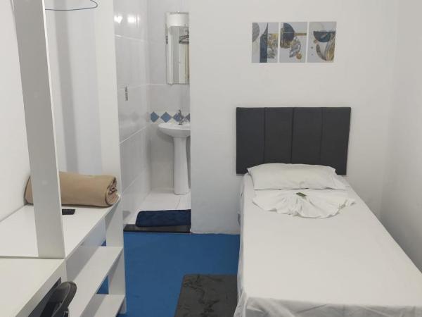 Hospedaria Dom Pedro - 500m do metrô : photo 2 de la chambre chambre simple avec salle de bains privative