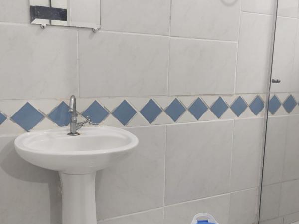 Hospedaria Dom Pedro - 500m do metrô : photo 3 de la chambre chambre simple avec salle de bains privative