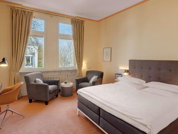 Rheinhotel Dreesen : photo 1 de la chambre chambre double sans balcon - vue partielle sur rivière