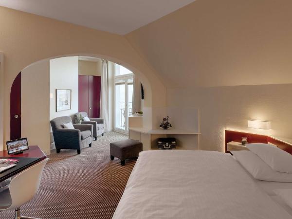 Rheinhotel Dreesen : photo 1 de la chambre chambre double supérieure avec balcon - vue sur rivière