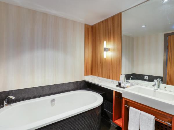 Marsden Viaduct Hotel : photo 10 de la chambre chambre lit king-size deluxe avec balcon