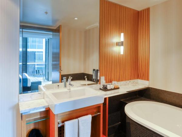 Marsden Viaduct Hotel : photo 9 de la chambre chambre lit king-size deluxe avec balcon